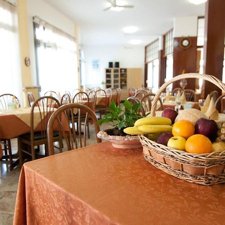 Hotel Milan Rosolina Mare Ngoại thất bức ảnh