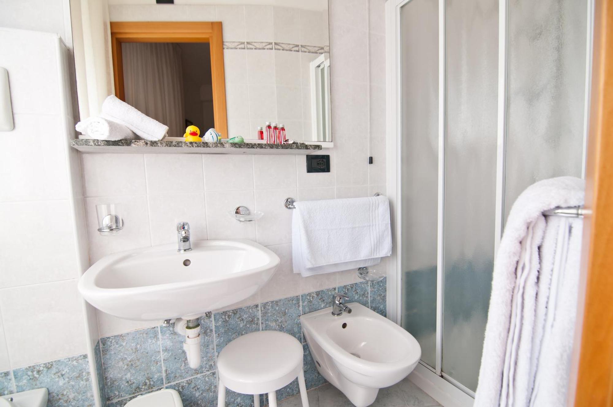 Hotel Milan Rosolina Mare Ngoại thất bức ảnh