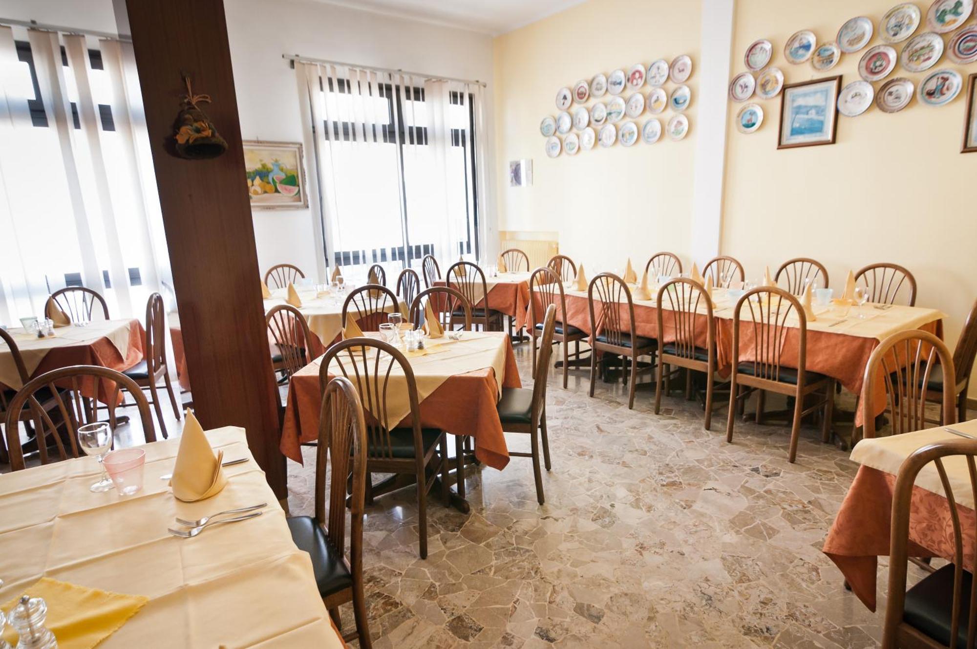 Hotel Milan Rosolina Mare Ngoại thất bức ảnh