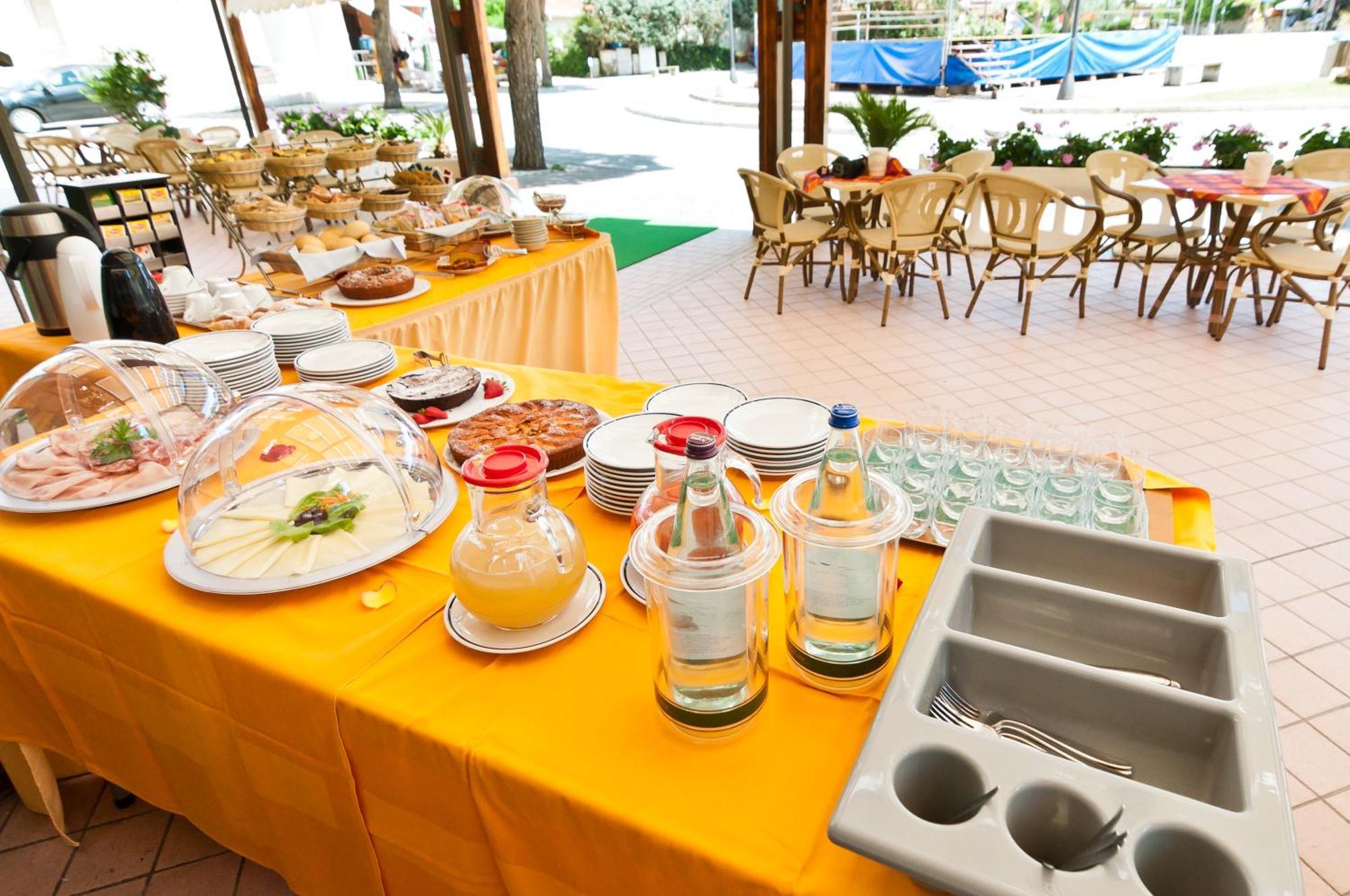 Hotel Milan Rosolina Mare Ngoại thất bức ảnh