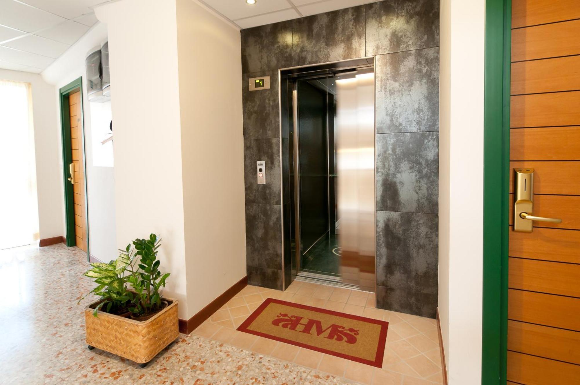 Hotel Milan Rosolina Mare Ngoại thất bức ảnh