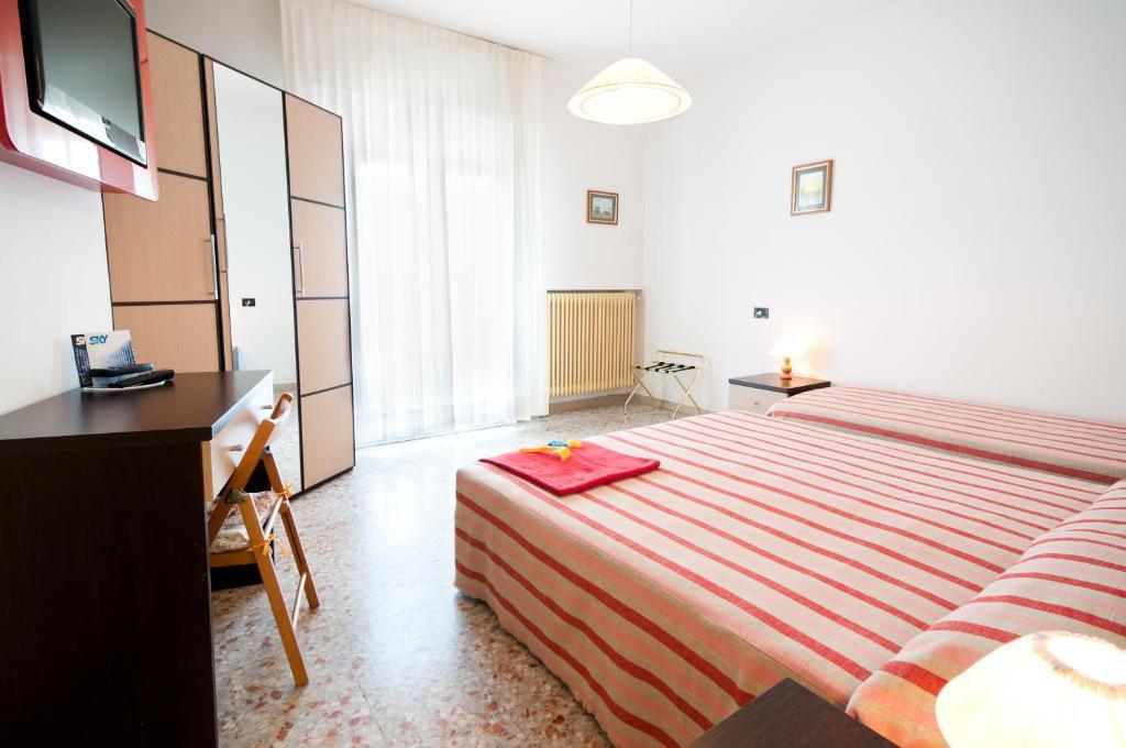Hotel Milan Rosolina Mare Phòng bức ảnh